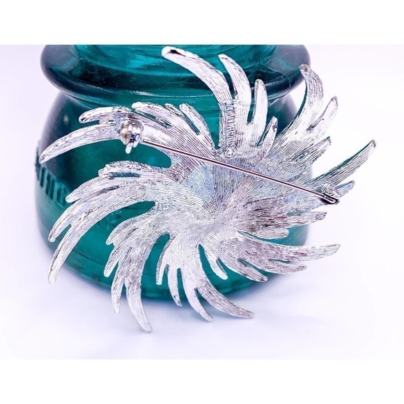 60s Sarah Coventry Swirl Brooch "Book Piece" Hurricane Simulated Pearl Rhodium - Picture 8 of 10